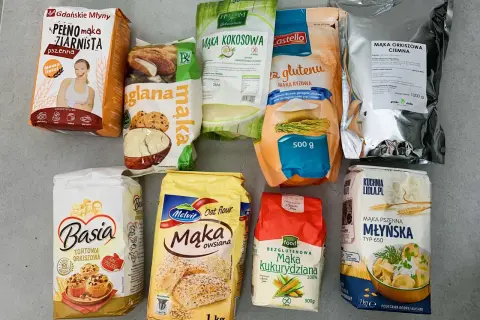 Różne rodzaje mąki, w tym pszenna, orkiszowa i kukurydziana. Czy pies może jeść mąkę? Zależy od rodzaju i ilości.