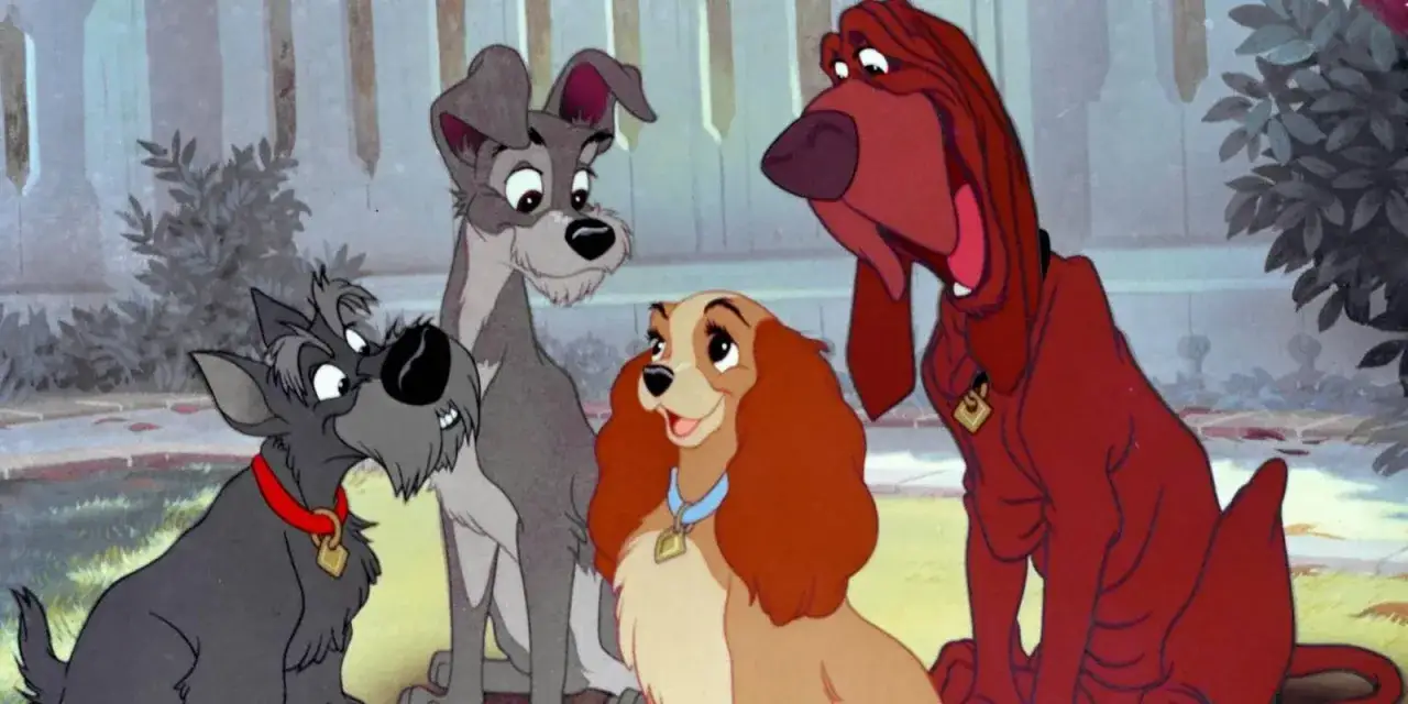 Zakochany kundel: Lady, Tramp, Jock i Trusty rozmawiają na trawniku.